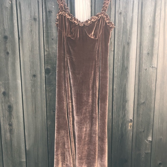 Reformation Pyrenees Velvet Toffee dress - Picture 6 of 7